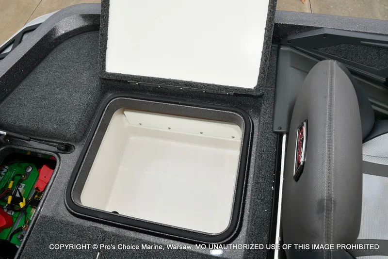 Slide: The Image of Ranger Z518 w/200HP Pro-XS 4 Stroke 2023 - 66