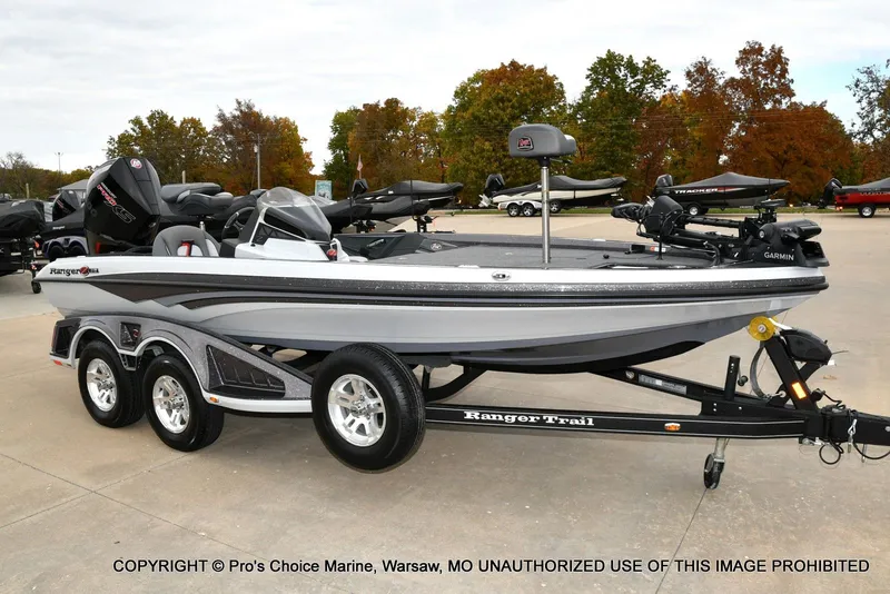 Slide: The Image of Ranger Z518 w/200HP Pro-XS 4 Stroke 2023 - 69