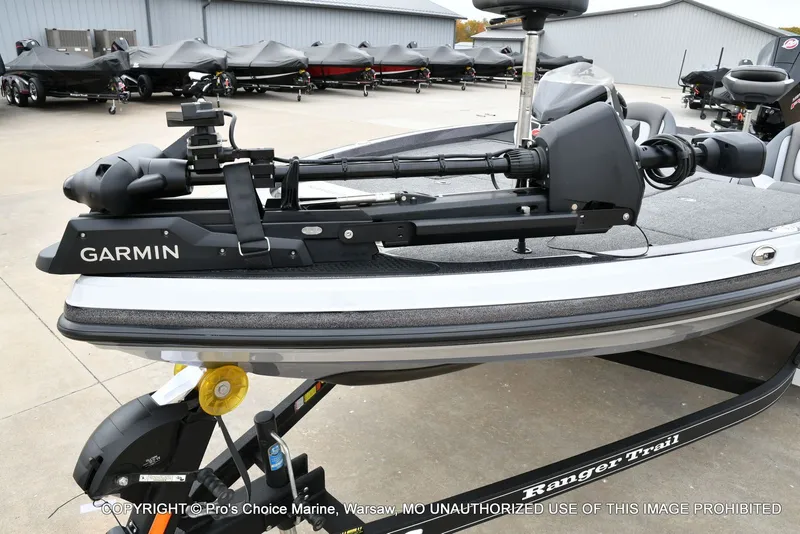 Slide: The Image of Ranger Z518 w/200HP Pro-XS 4 Stroke 2023 - 7