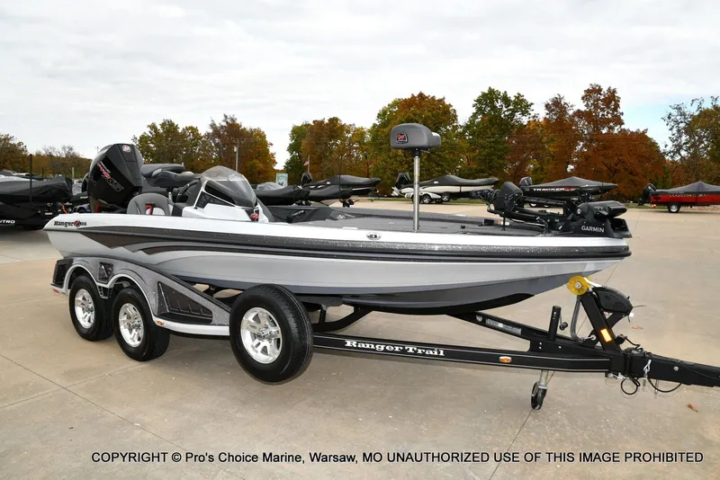 Slide: The Image of Ranger Z518 w/200HP Pro-XS 4 Stroke 2023 - 71