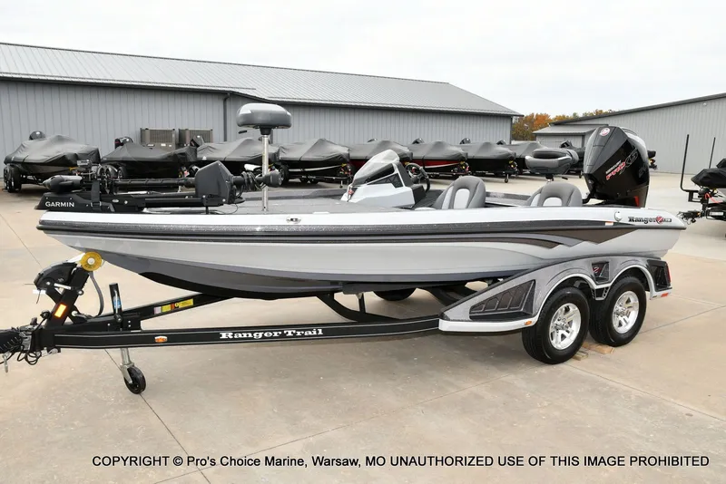 Slide: The Image of Ranger Z518 w/200HP Pro-XS 4 Stroke 2023 - 72