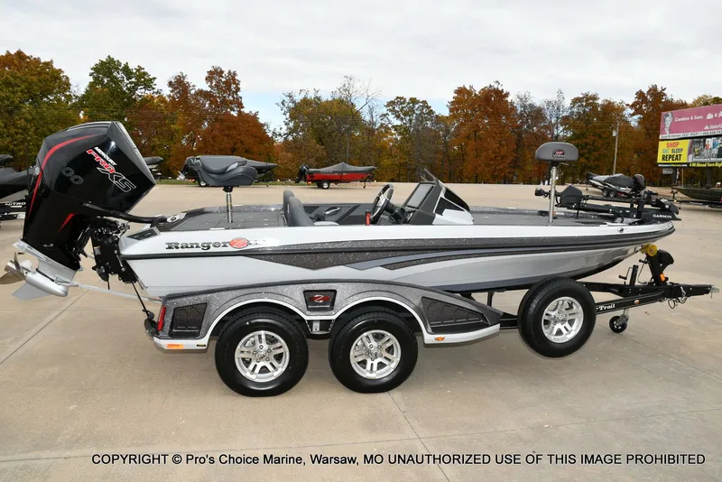 Slide: The Image of Ranger Z518 w/200HP Pro-XS 4 Stroke 2023 - 74