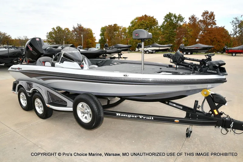 Slide: The Image of Ranger Z518 w/200HP Pro-XS 4 Stroke 2023 - 77