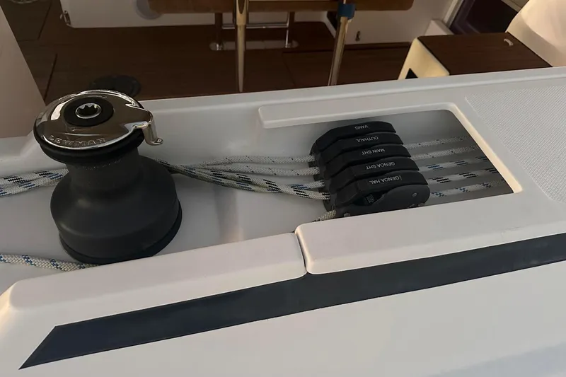 Slide: The Image of Solid Boom Vang Controlled From The Cockpit - 15