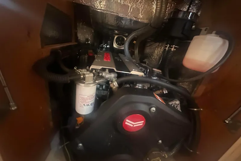 Slide: The Image of Low hour Yanmar Common-Rail Turbo Diesel engine  - 41