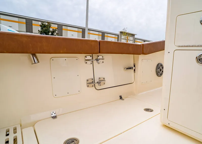 Slide: The Image of Scout 260 LXF 2026 - 13