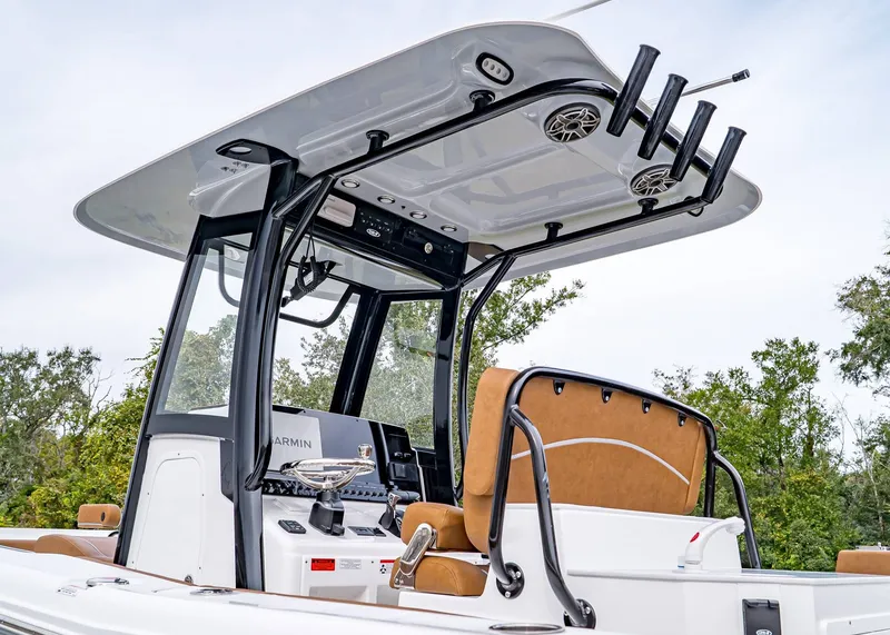 Slide: The Image of Sea Hunt Ultra 275 CB 2026 - 6