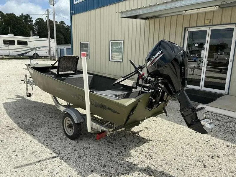 Slide: The Image of Rhino Wide Jon 1440 Skipjack 2025 - 5