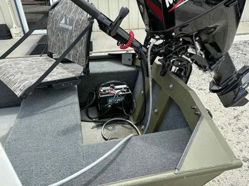 Slide: The Image of Rhino Wide Jon 1440 Skipjack 2025 - 10