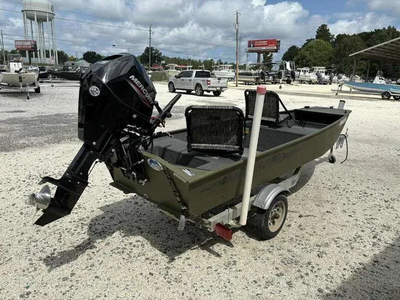 Slide: The Image of Rhino Wide Jon 1440 Skipjack 2025 - 4