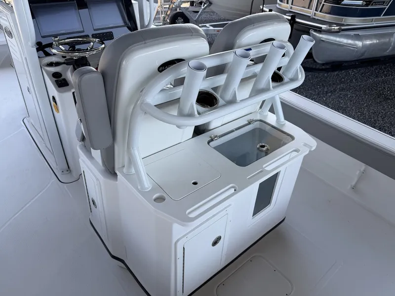 Slide: The Image of Blazer Bay Makaira 2800 2026 - 15