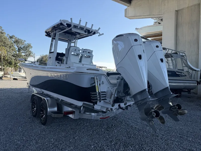 Slide: The Image of Blazer Bay Makaira 2800 2026 - 4