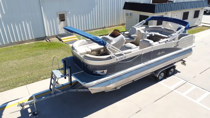 Slide: The Image of Avalon CAT EL 2385T 2018 - 11