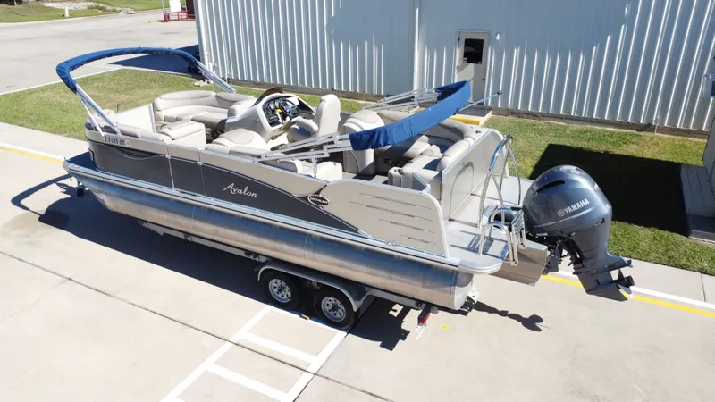 Slide: The Image of Avalon CAT EL 2385T 2018 - 13