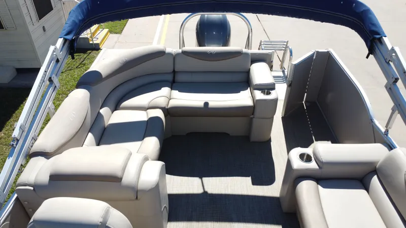 Slide: The Image of Avalon CAT EL 2385T 2018 - 27