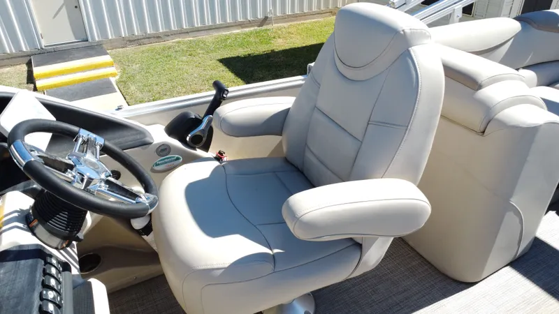 Slide: The Image of Avalon CAT EL 2385T 2018 - 30