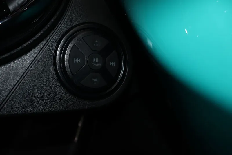 Slide: The Image of Sea-Doo GTR 230 2026 - 18