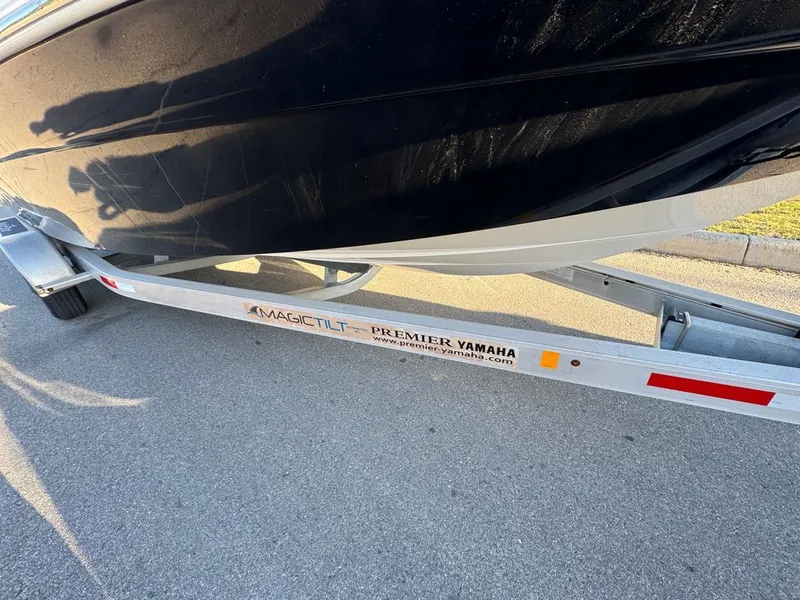 Slide: The Image of NauticStar 227 XTS CC 2019 - 36