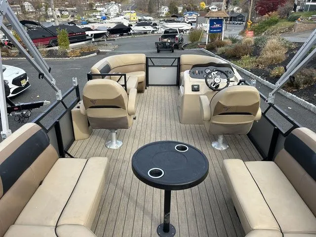 Slide: The Image of Viaggio Lago U L20U 2022 - 3