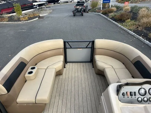 Slide: The Image of Viaggio Lago U L20U 2022 - 5