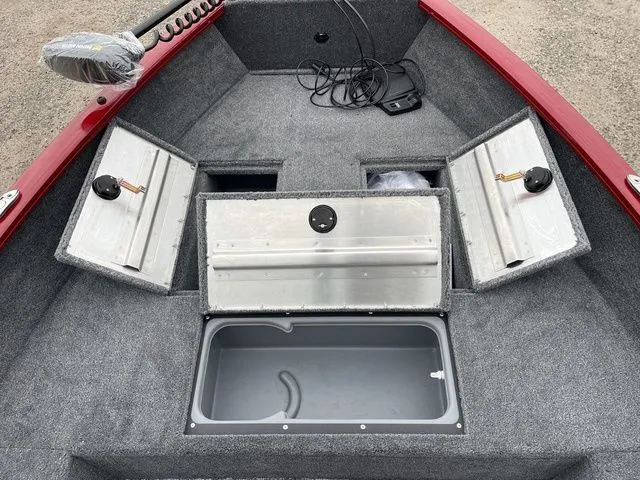 Slide: The Image of Tracker Super Guide V 16 T 2026 - 17