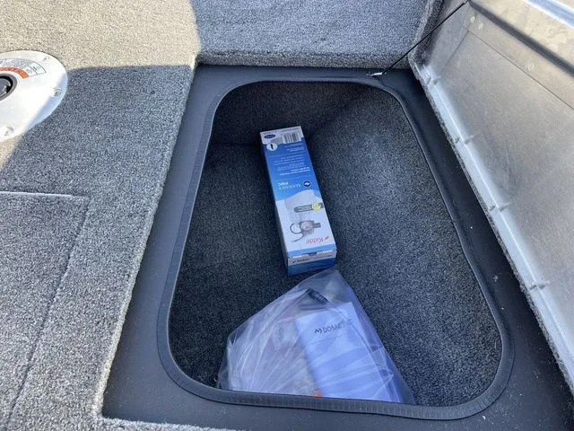 Slide: The Image of Tracker Pro Guide V-175 WT 2026 - 16