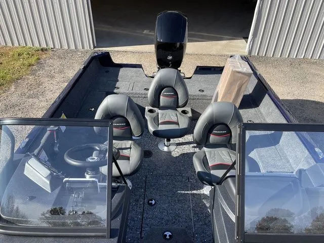 Slide: The Image of Tracker Pro Guide V-175 WT 2026 - 18