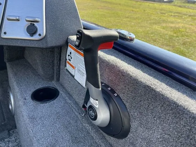 Slide: The Image of Tracker Pro Guide V-175 WT 2026 - 23