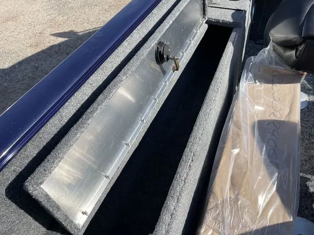 Slide: The Image of Tracker Pro Guide V-175 WT 2026 - 27