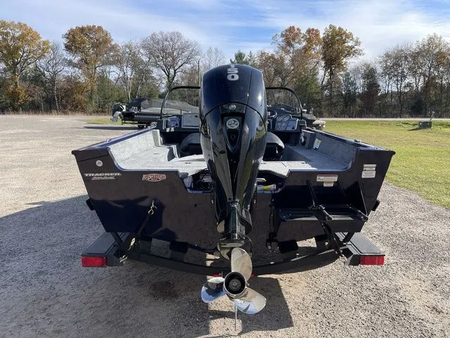 Slide: The Image of Tracker Pro Guide V-175 WT 2026 - 6