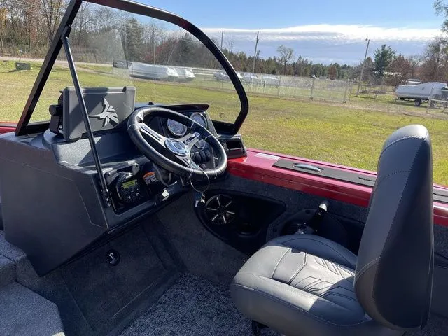 Slide: The Image of Tracker Targa V-18 Combo 2026 - 22