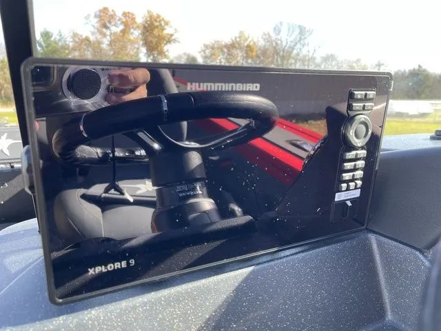 Slide: The Image of Tracker Targa V-18 Combo 2026 - 24