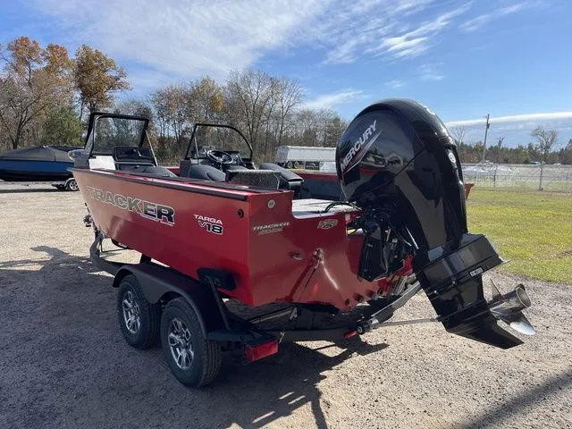 Slide: The Image of Tracker Targa V-18 Combo 2026 - 5