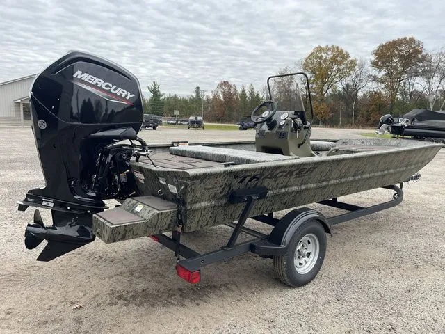 Slide: The Image of Tracker Grizzly 1860 CC 2026 - 7