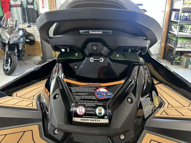 Slide: The Image of Kawasaki Jet Ski Ultra® 160LX 2025 - 9