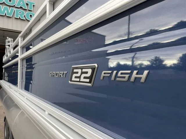 Slide: The Image of Sun Tracker SportFish 22 XP3 2026 - 10