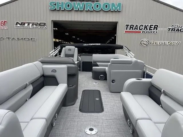 Slide: The Image of Sun Tracker SportFish 22 XP3 2026 - 11