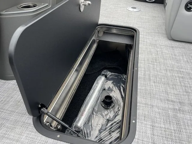 Slide: The Image of Sun Tracker SportFish 22 XP3 2026 - 17