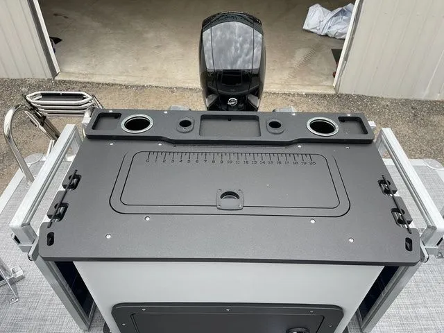 Slide: The Image of Sun Tracker SportFish 22 XP3 2026 - 30