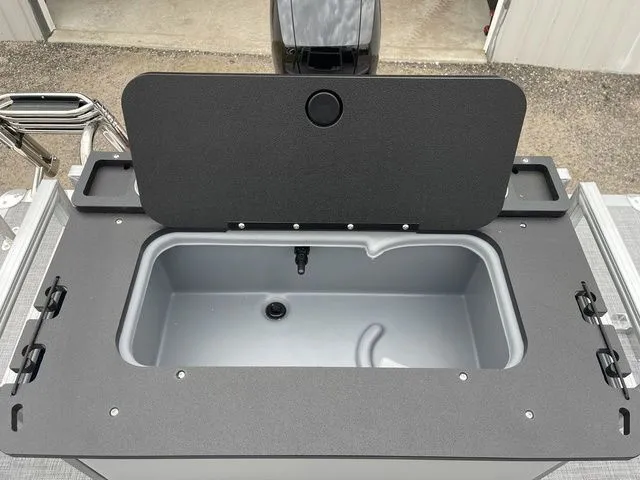 Slide: The Image of Sun Tracker SportFish 22 XP3 2026 - 31