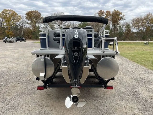 Slide: The Image of Sun Tracker SportFish 22 XP3 2026 - 6