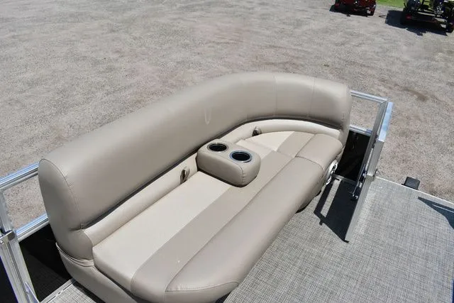 Slide: The Image of Ranger 200C 2025 - 10