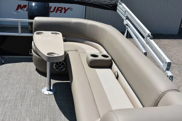 Slide: The Image of Ranger 200C 2025 - 20