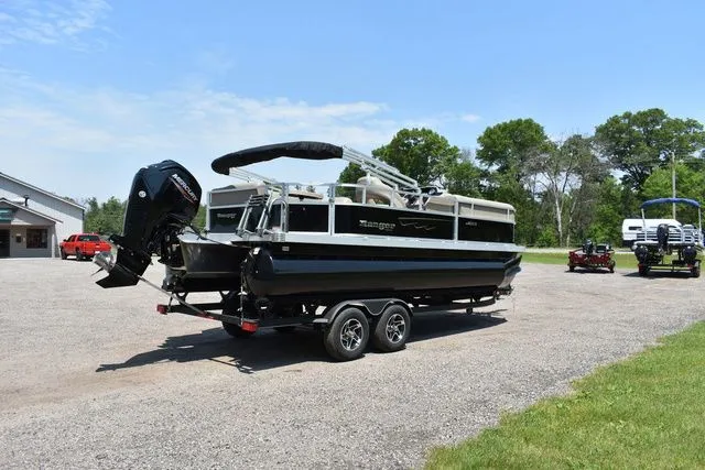 Slide: The Image of Ranger 200C 2025 - 6