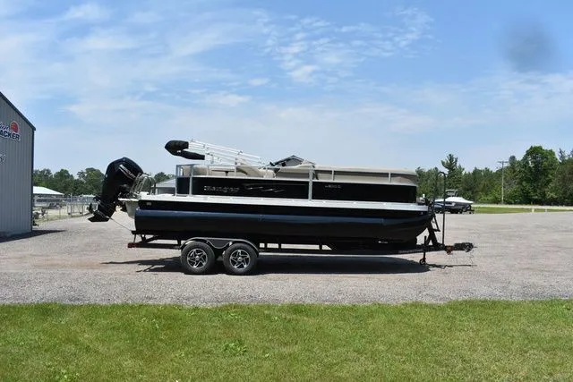 Slide: The Image of Ranger 200C 2025 - 7