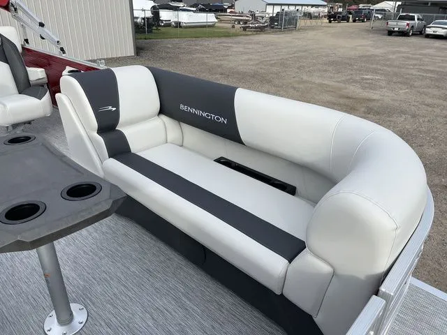 Slide: The Image of Bennington S Swingback 22 SSB 2026 - 12