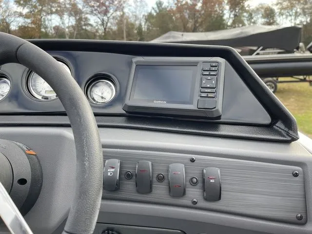 Slide: The Image of Bennington S Swingback 22 SSB 2026 - 22