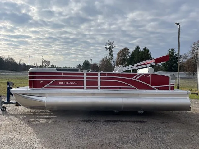 Slide: The Image of Bennington S Swingback 22 SSB 2026 - 4