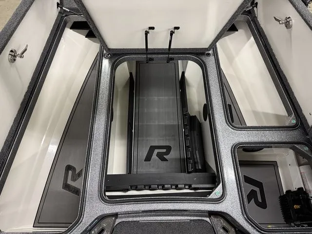 Slide: The Image of Ranger Z521R 2023 - 6