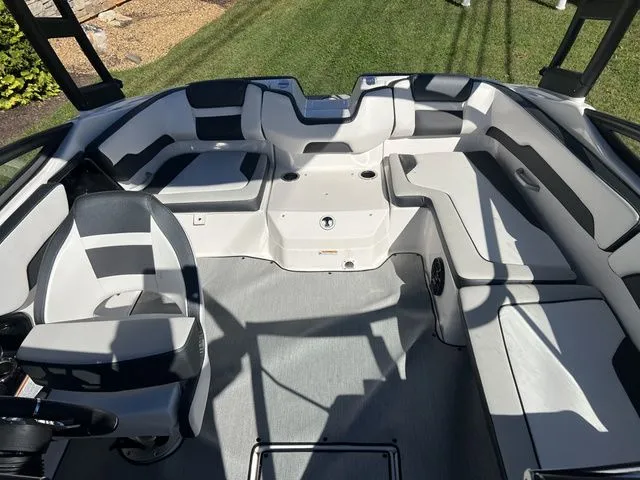 Slide: The Image of Yamaha AR195 2023 - 6